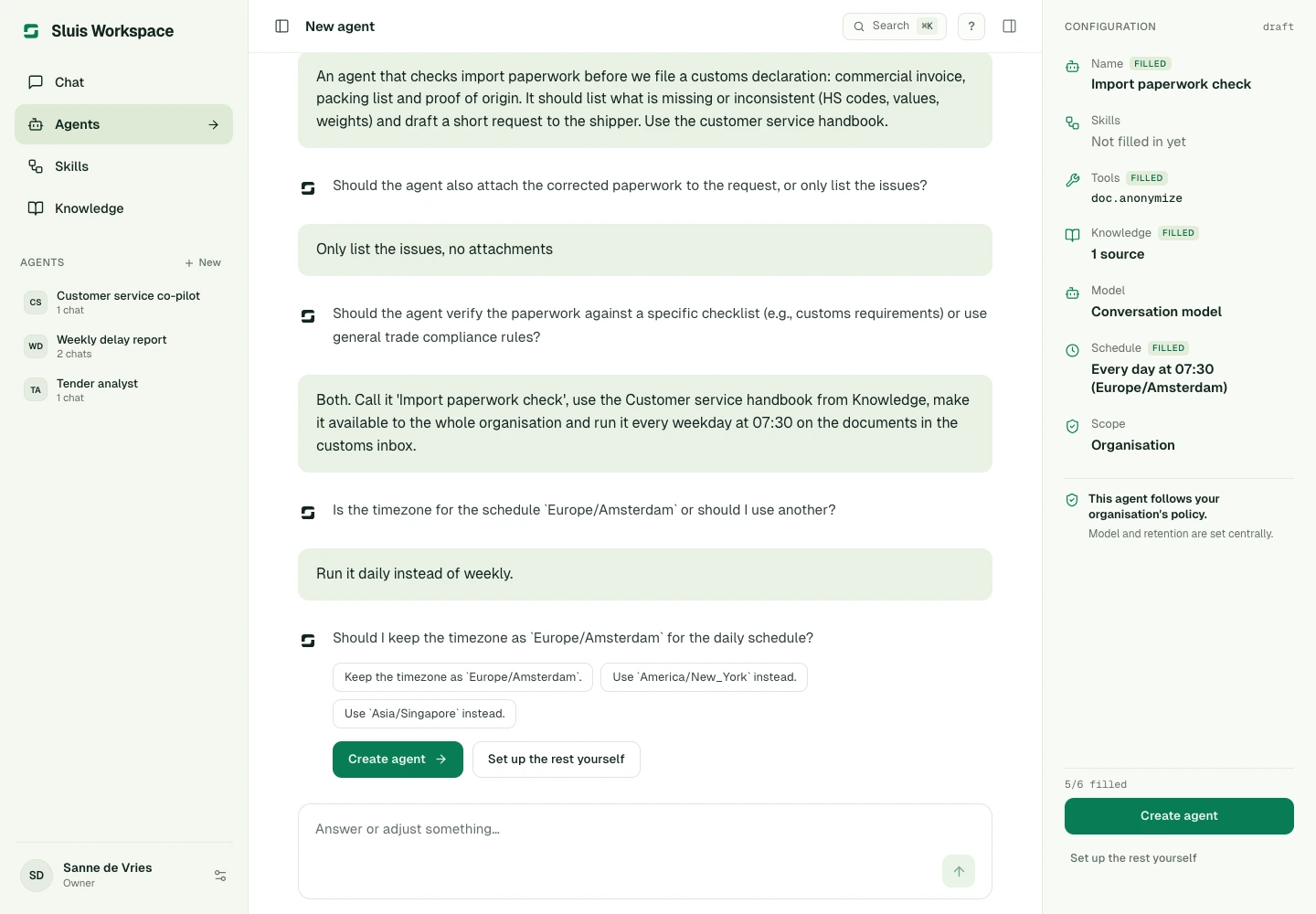 Een agent bouwen in een chat: de Configuratie naast het gesprek vult zich vóór Agent aanmaken.